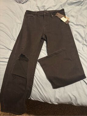 NWT Risen Jeans w/hole distressing